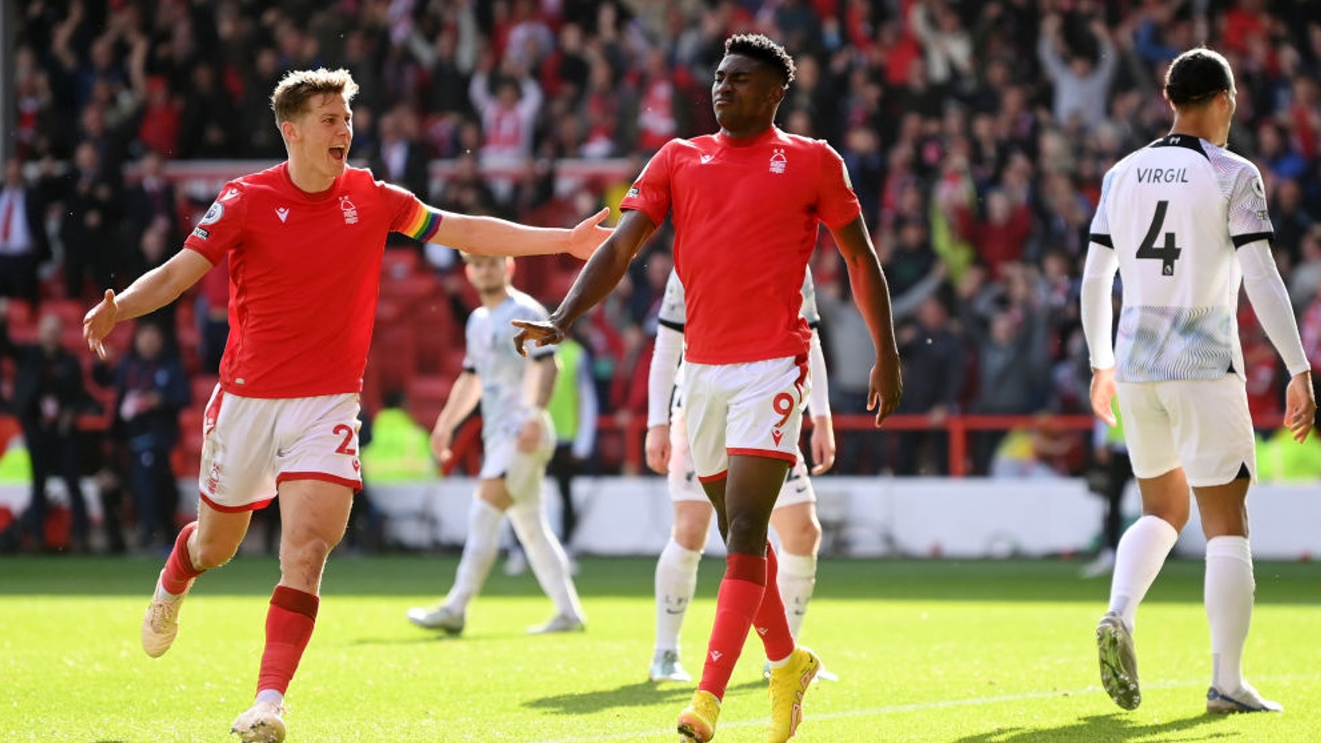 屡次上演精 屡次上演精